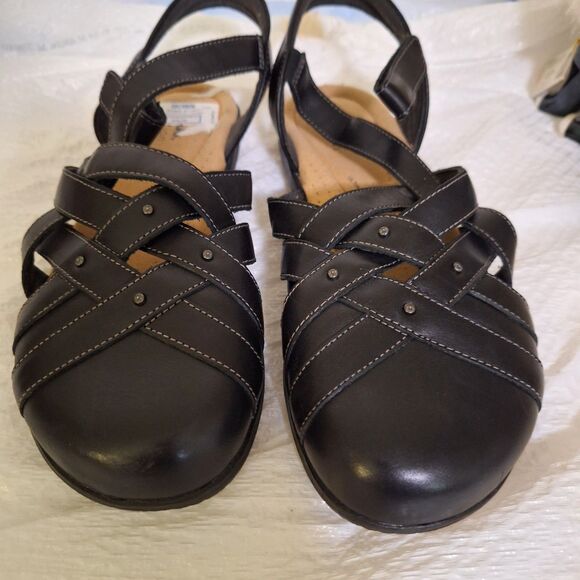 Clark's Collection Women's Sandals Ultimate Comfort Strappy Low Heel NWT  9.5 - Picture 2 of 12